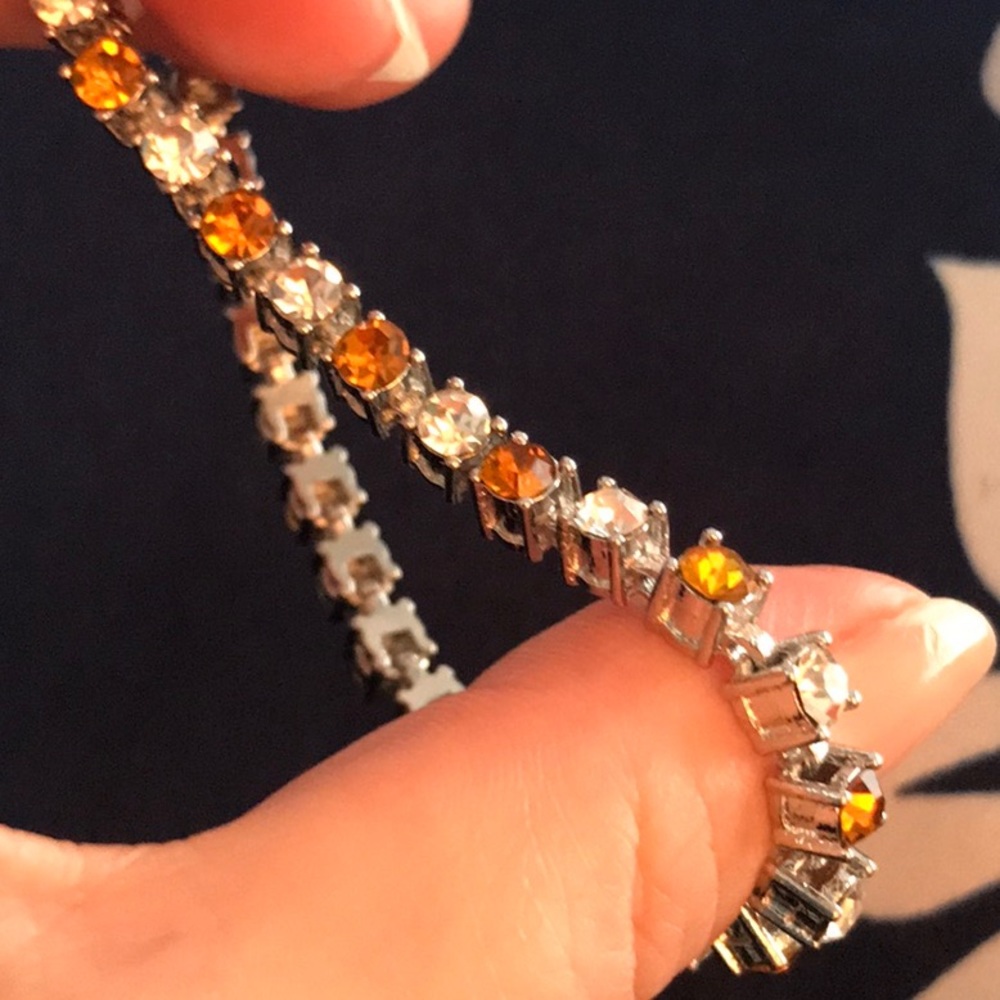 Beautiful bracelet 7” long